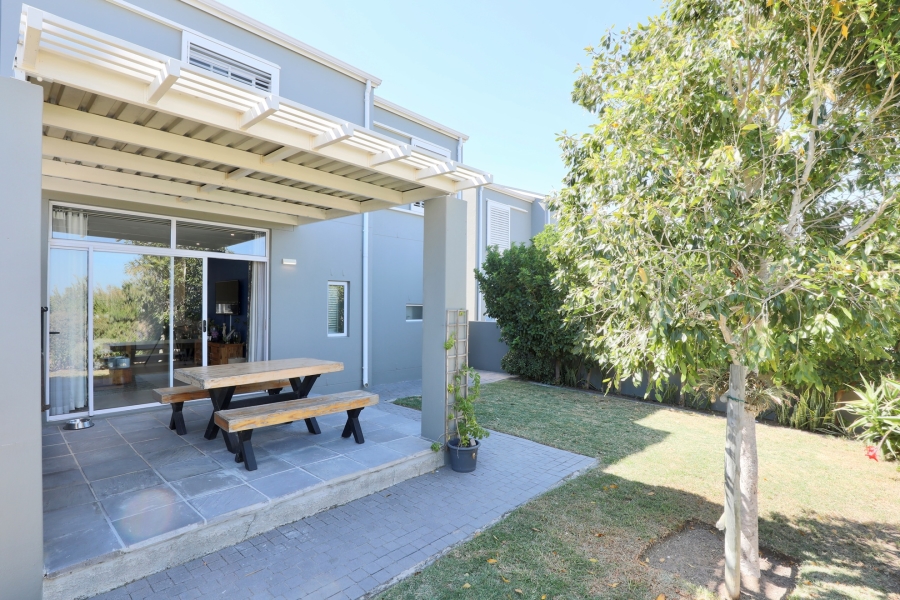 3 Bedroom Property for Sale in Somerset Lakes Western Cape